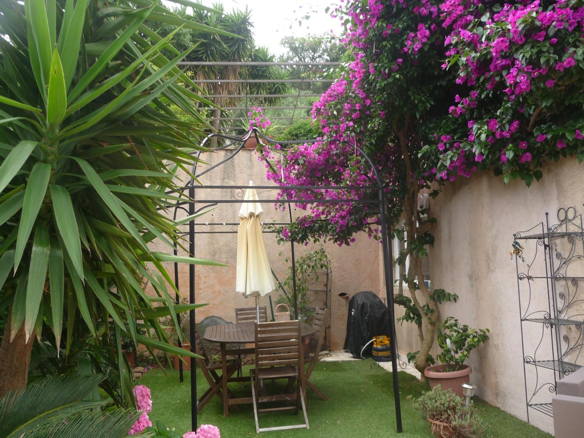 Liyaroyce Apartment กาวาแลร์-ซูร์-แมร์ ภายนอก รูปภาพ